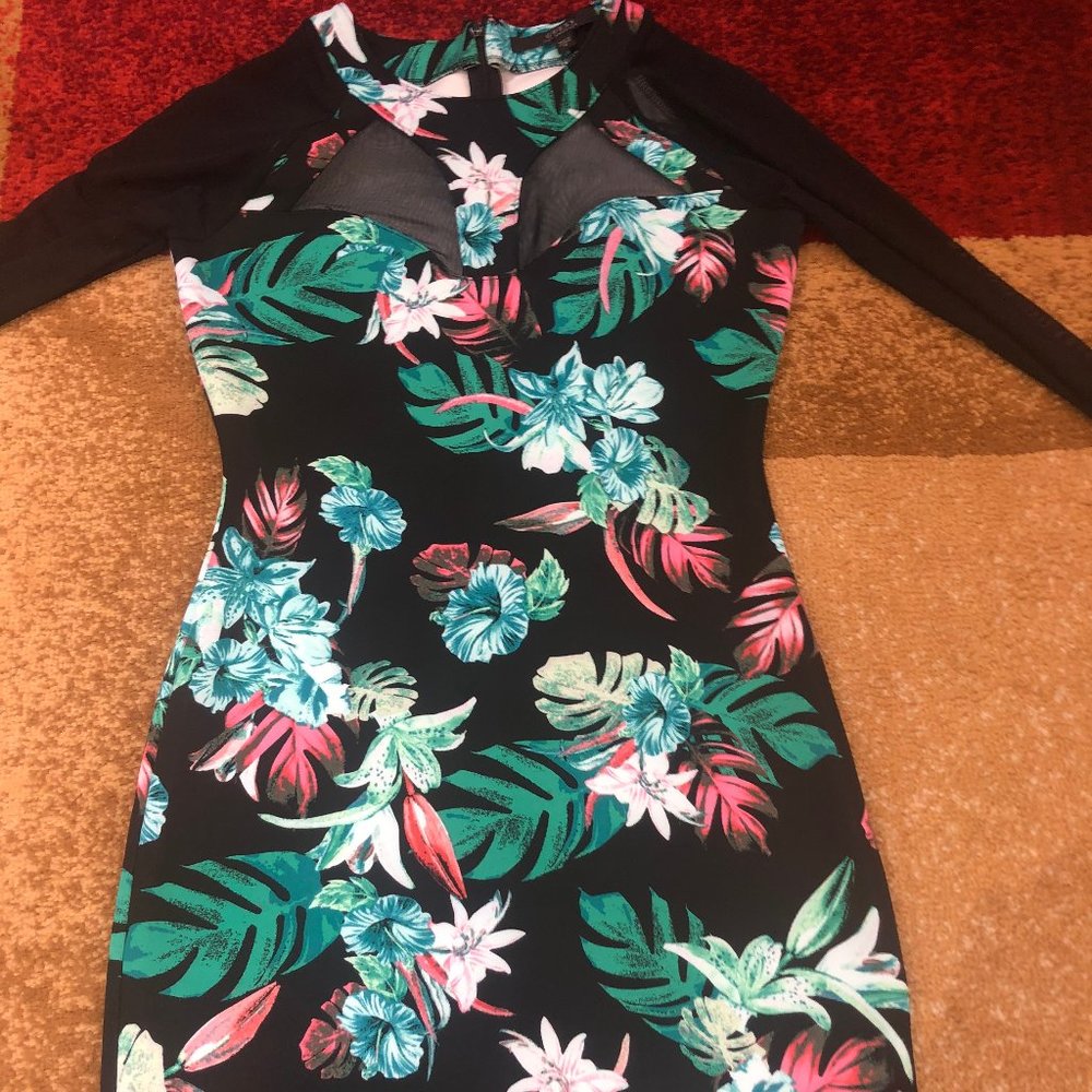 NWOT Cute and Trendy Guess LA Womens dress